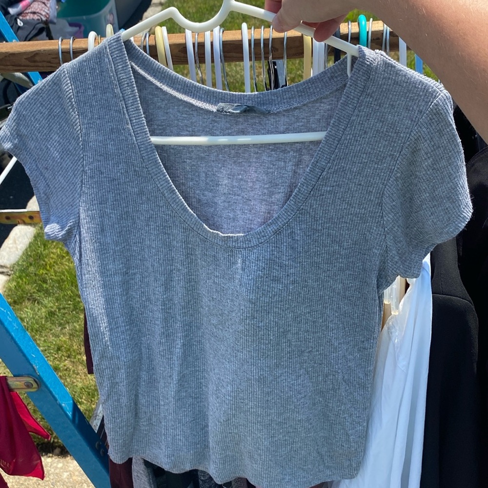 Light grey never worn crop top t-shirt